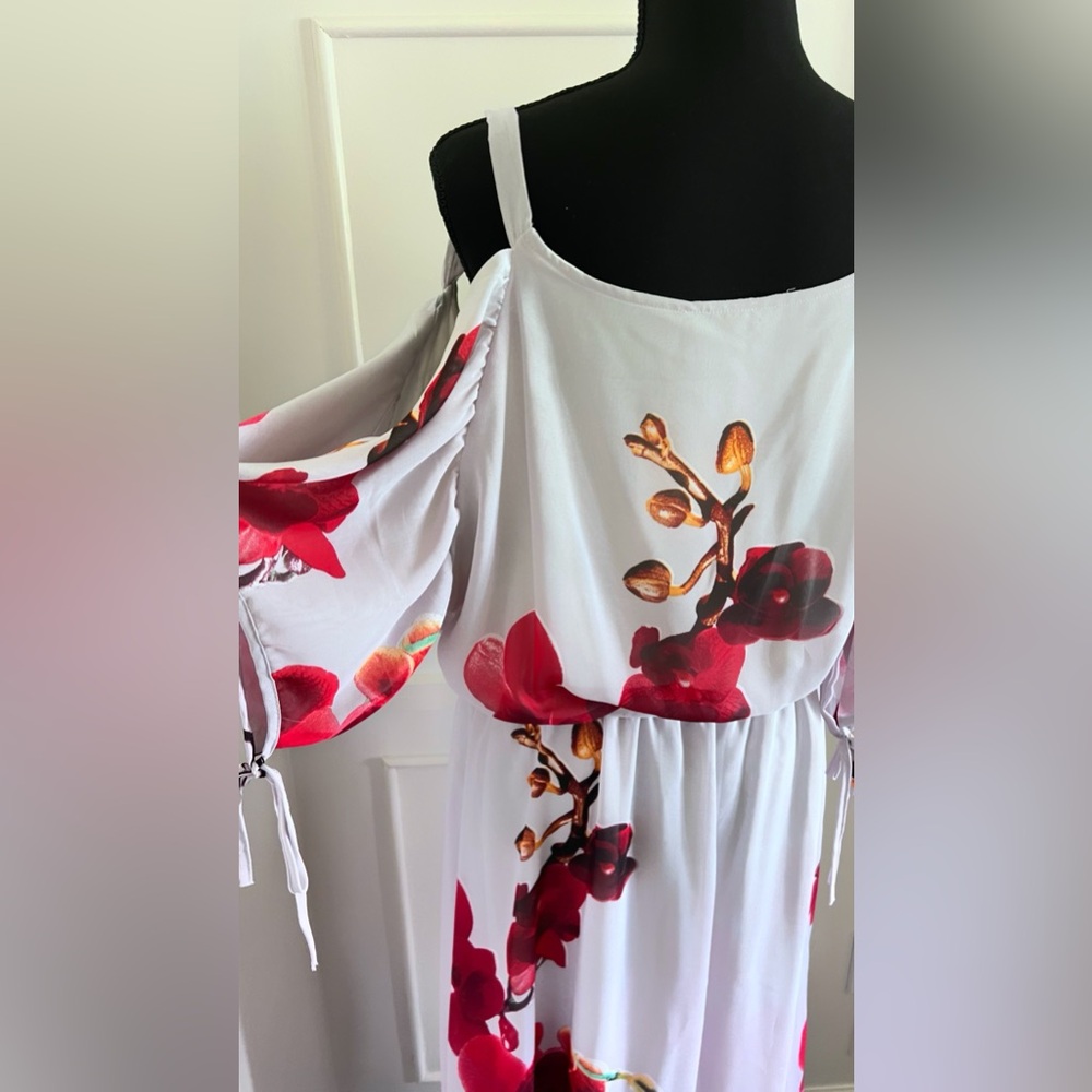Elegant Lavender Floral “Cold Shoulder” Maxi Dress 1X NWOT